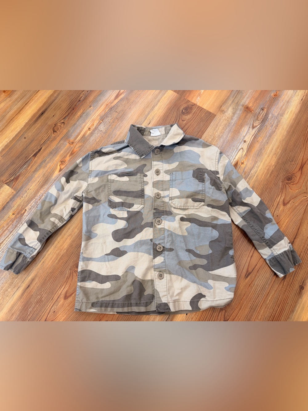 GAP Kids Camo Button-Up Jacket in Green, Gray, Tan Size Small